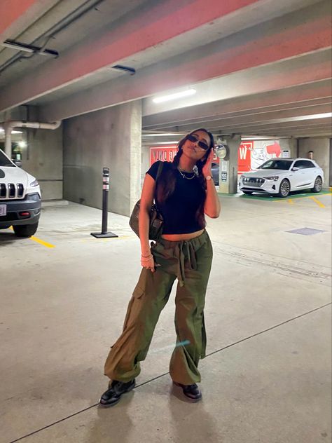 Army Green And Black Outfit, Tie Dye Pants Outfit, Army Green Cargo Pants, Compression Tank Top, Cargo Outfit, Tie Dye Pants, Camo Cargo Pants, Green Cargo Pants, Green Cargo