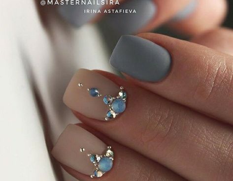 Nail Crystal Designs, Swarovski Nails, Gel Nails Diy, Short Square Nails, Nails Design With Rhinestones, Nail Art Designs Videos, Gem Nails, Pretty Nail Art, Uñas Acrilicas