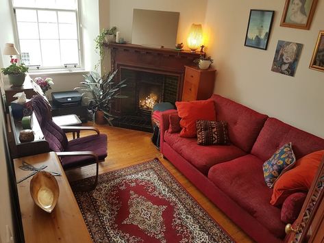 Bright and Spacious Traditional City Centre Flat - Flats for Rent in Edinburgh, Scotland, United Kingdom - Airbnb Edinburgh Flat, Photoshoot Locations, Pinterest Contest, Brand Photoshoot, Flat Rent, Edinburgh Scotland, New Town, One Bedroom Apartment, Bus Stop