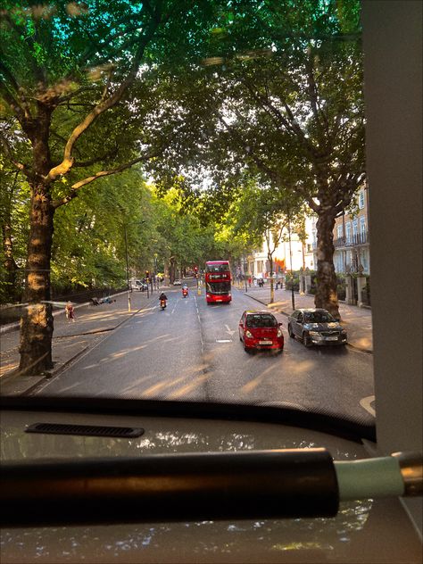 North London Aesthetic, Nature Photography Wallpaper, Aesthetic Nature Photography, London Vibes, London Aesthetic, Kensington London, Aesthetic Nature, London Bus, Bus Ride