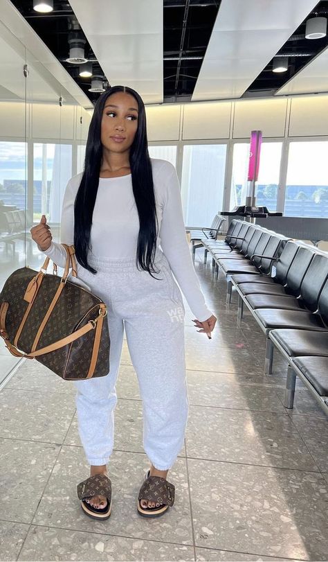 Baddie Airport Outfits, Cozy Outfit Ideas, Cute Airport Outfit, Airport Outfit Ideas, Plane Outfit, Airport Outfit Summer, Airport Travel Outfits, Cute Travel Outfits, Air Port Outfit