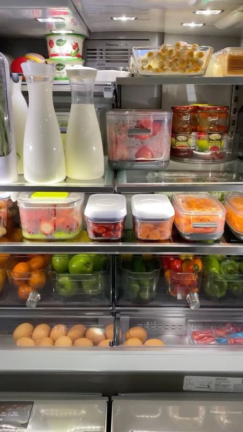 Dream Fridge, Organized Fridge, Full Fridge, Healthy Fridge, Fridge Organizer, Pantry Fridge, Milk Jar, Food Pantry Organizing, Fridge Organisers