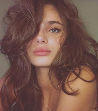 Plump that pout! Taylor Hill Instagram, Supermodel Hair, Perfume Victoria Secret, Alena Shishkova, Mode Ulzzang, California Baby, Victoria Secret Models, Taylor Marie Hill, Victoria's Secret Angel