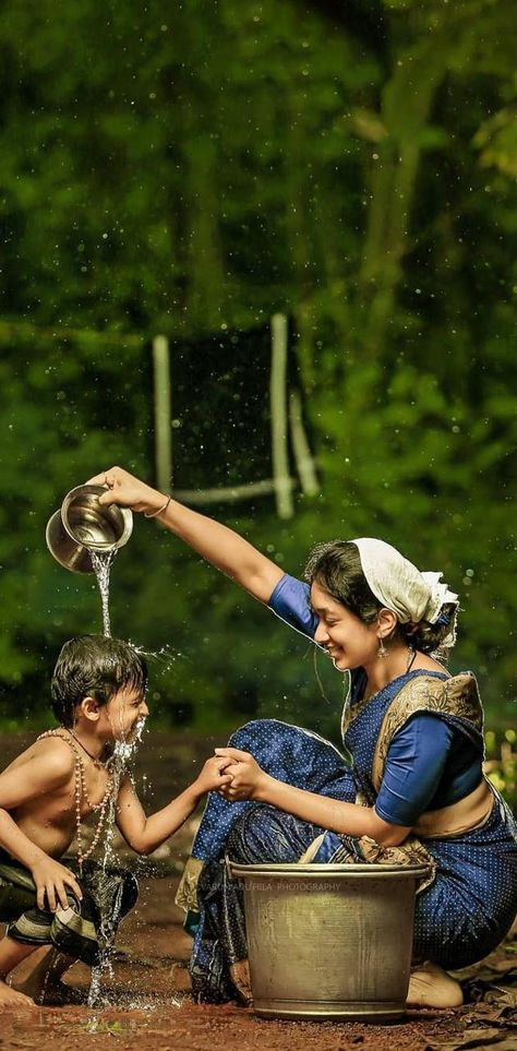 Mother And Baby Paintings, Baby Art Pictures, Mother Baby Photography, Little Buddha, India Photography, Village Photography, Camille Pissarro, Indian Photography, We Are The World