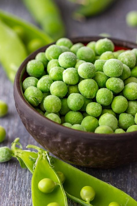 Green Beans Photography, Peas And Mushrooms, Pea Shoots, Mushy Peas From Frozen Peas, Green Peas Photography, Classic Hummus Recipe, Pea Snacks, Alfalfa Sprouts, Freeze Greens