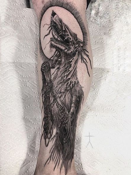 bloodborne tattoo Bloodborne Tattoo, Vicar Amelia, Dark Souls Tattoo, Evangelion Tattoo, Emo Tattoos, Gamer Tattoos, Nerd Tattoo, Soul Tattoo, Old Blood