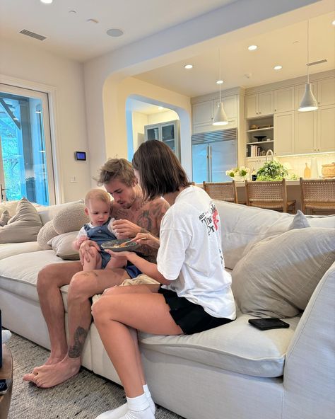 Justin Bieber Singing, Justin Bieber Baby, Hayley Bieber, Justin Hailey, Camila Morrone, Cutest Couple Ever, Justin Beiber, The Love Club, Hailey Baldwin