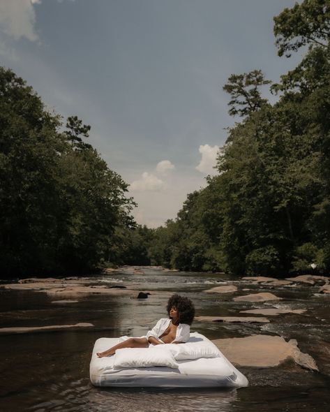 ✨ Happy Juneteenth! ✨ Today, we celebrate freedom, resilience, and the indomitable spirit of Black people in America. As we honor this pivotal day in history, I want to take a moment to recognize and highlight Black women who inspire us creatively and spiritually every day. Their brilliance, strength, and creativity have paved the way for countless others and continue to uplift and empower communities worldwide. My heart fills with so much gratitude and love for all the Black women around me... Happiness Black Women, Highlight Black Women, Happy Black Woman, Highlight Black, Happy Juneteenth, Happy Black, Women Legs, Future Life, African Women