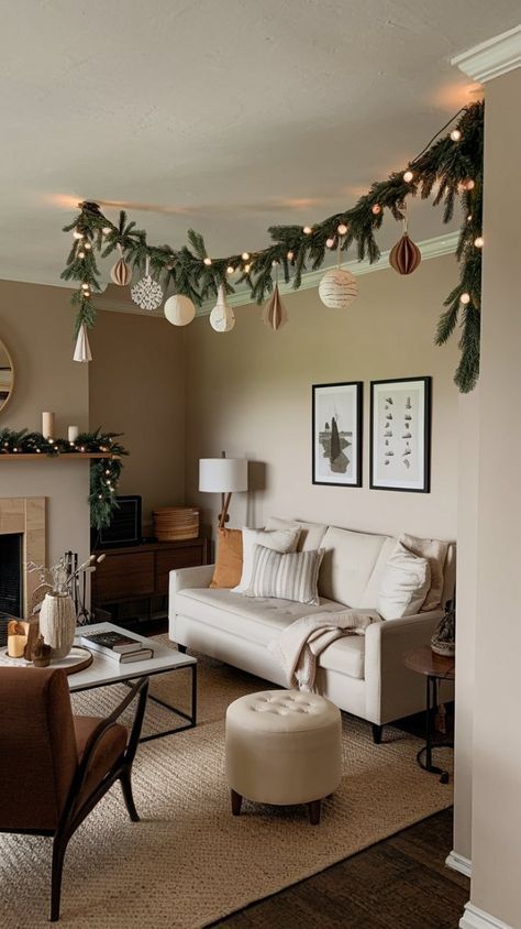 Tiny Living Room Christmas Decor, Interior Christmas Decor Ideas Apartment, Christmas Small Apartment Decor, Apt Christmas Decorating Ideas, Cozy Christmas Apartment Decor, Christmas Basement Decor, Last Minute Christmas Decorations, Christmas Tree For Small Living Room, Christmas Condo Decor