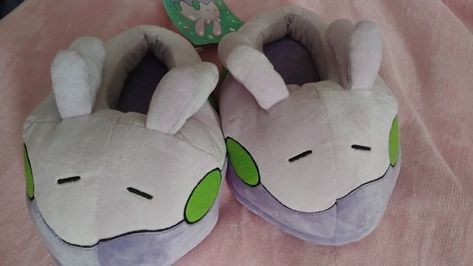 Pokemon Goomy, Goomy Pokemon, Pokémon Plushies, Dratini Pokemon, Pokemon Slippers, Silly Plushies, Pokemon Merch, Original 151 Pokemon, Pokemon Decor