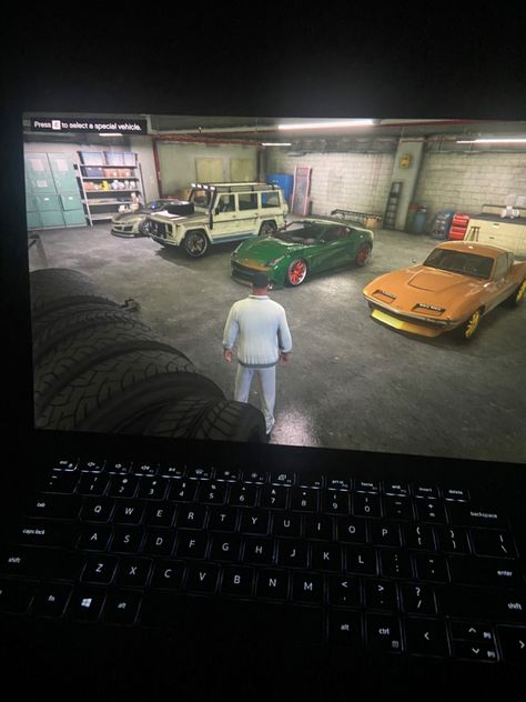 Laptop Games Aesthetic, Ac Snapchat Stories, Gta 5 Snap, Gaming Pc Wallpaper, Lokesh Gamer, Creative Snapchats, Star Bus, Boxing Images, Computer Gaming Room