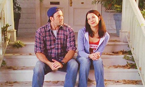 luke and lorelai - gilmore girls Luke And Lorelei, Lorelai And Luke, Luke Lorelai, Halloween Couple Costumes, Lane Kim, Lorelei Gilmore, Luke And Lorelai, Luke Danes, Gilmore Girls Outfits