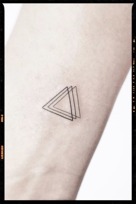 Mathematical Tattoo, Into Tattoo, Bracelet Tattoos For Women, Geometric Mountain Tattoo, Bracelet Tattoos, Honey Bee Tattoo, Tattoo World, Bracelet Tattoo, Sister Tattoo