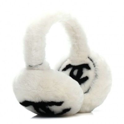 Mode Zara, Golden Trio, Ear Muffs, Chanel Accessories, Head Accessories, Earmuffs, Christmas Wishlist, Coco Chanel, True Beauty