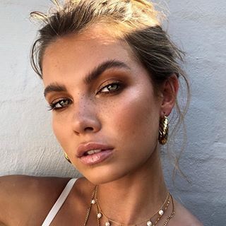 Obsessed with this bronze beach makeup Natural Summer Makeup, Gold Eye Makeup, Make Up Inspiration, Linda Hallberg, Summer Makeup Looks, Formal Makeup, Smink Inspiration, Pinterest Makeup, Makijaż Smokey Eye