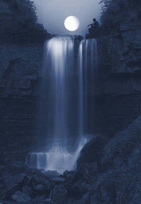 Eerie and marvelous Moonlit Waterfall, Moon Waterfall, Night Waterfall, Moon Pics, Star Child, What A Beautiful World, Awesome Nature, Environment Art, Moon Pictures