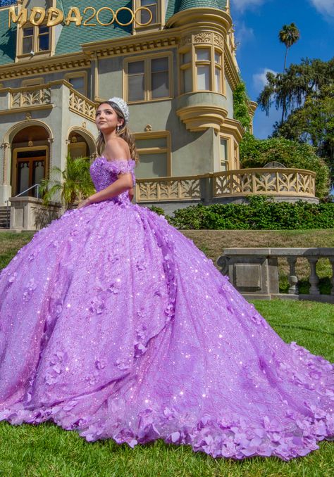 Light Purple Quince Dresses, Dark Purple Quinceanera Dresses, Moda 2000 Quinceanera Dresses, Light Purple Quinceanera Dresses, Quinceanera Dresses Lavender, Purple Quince Dress, Lavender Quinceanera Dresses, Xv Dresses, Purple Quince