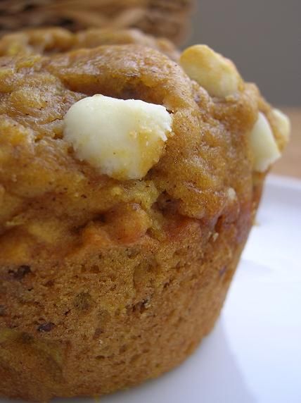 These easy pumpkin muffins are loaded with spices and white chocolate chips and make a delicious fall treat. Chocolate Chip Pumpkin Muffins, Pumpkin Chocolate Chip Muffins, White Chocolate Chip, Dessert Bar, Chocolate Chip Muffins, Pumpkin Muffins, Chocolate Muffins, Köstliche Desserts, Fall Baking