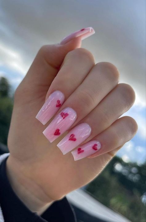 62 Pretty short valentine's day nails perfect for February - Valentines Nail Designs, Valentines Nail, Heart Nail Designs, Valentine Nail Art, Holiday Nail Designs, Heart Nail Art, Nail Designs Valentines, Simple Acrylic Nails, Fall Acrylic Nails