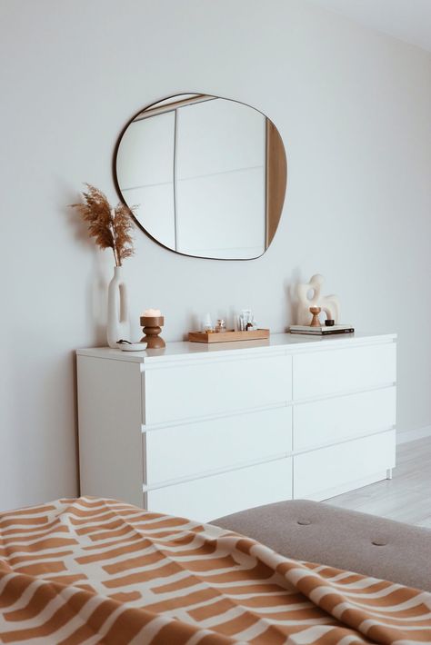 Ikea Bedroom Drawers, Malm Drawers Bedroom, Ikea Chest Of Drawers Bedroom, Malm Drawers Styling, Malm Chest Of Drawers Decor, Ikea Malm Dresser Decor, Minimal Bedroom Furniture, Malm Decor Ideas, Chest Of Drawers Decor Bedroom