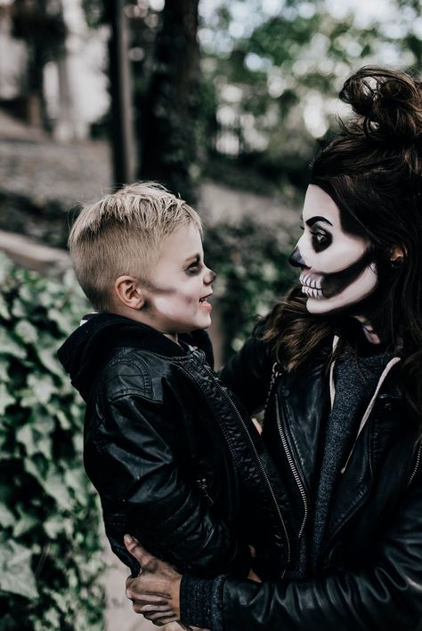 Mom and Mini Skeleton face makeup for halloween Mommy And Son Halloween Costumes, Mother Son Halloween Costumes, Mom Halloween Costumes, Mommy Son, Pregnant Halloween Costumes, Photo Halloween, Halloween Moms, Halloween Photography, Pregnant Halloween