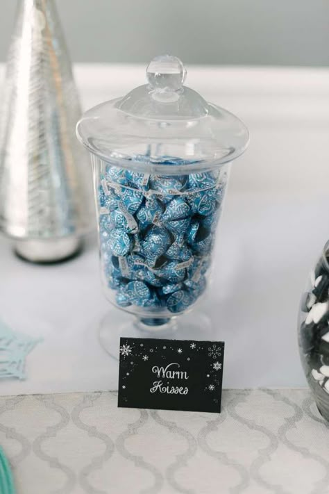 Winter Wonderland Birthday Party Ideas | Photo 11 of 31 | Catch My Party Winter Birthday Favors, Winter Land Birthday Party, Winter Wonderland Birthday Activities, Winter Wonderland 60th Birthday Party, Winter Wonderland Gift Ideas, Adult Winter Wonderland Party, Winter Wonderland Birthday Party Food, Winter Wonderland Snack Ideas, Winter Theme Party Decorations