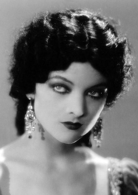 Myrna Loy 1920s, American Movie, Vintage Hollywood Glamour, Movie Actress, Myrna Loy, Silent Film Stars, Old Hollywood Stars, Silent Movie, Don Juan