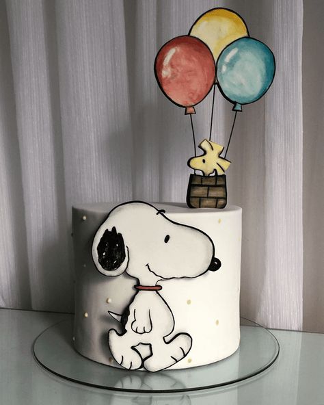 Snoopy Birthday Cake, Bolo Snoopy, Peanuts Birthday Party, Snoopy Birthday Party, Snoopy Baby Shower, Snoopy Cake, Peanuts Birthday, Snoopy Party, Snoopy Birthday