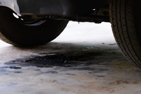 Car leaking fluids Remove Oil Stains, Drivers Education, Clean Tile Grout, Leak Repair, Concrete Driveways, Hydrogen Peroxide, Dishwashing Liquid, Oil Stains, Oil Change