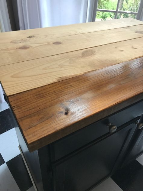 Chopping Block Counter Top Island, Kitchen Island Paint Ideas Diy, Diy Island Top Ideas, Kitchen Island Wooden Top, Diy Wood Top Table, Wood Stained Countertops, Diy Wooden Island Countertop, Making A Butcher Block Counter Top, Diy Butcher Block Island How To Build