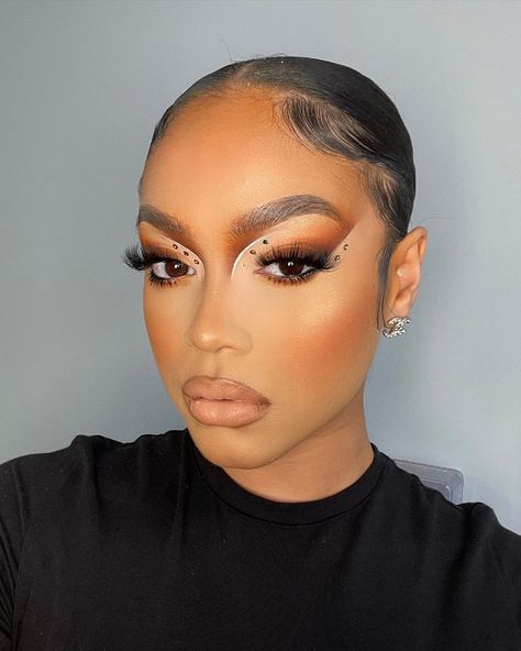 Logan Nicole, Face Inspiration, Makeup Artist Branding, Makeup Workshop, Face Beat Makeup, Girly Tingz, Plouise Makeup Academy, Makeup Lovers, Beauty Lash