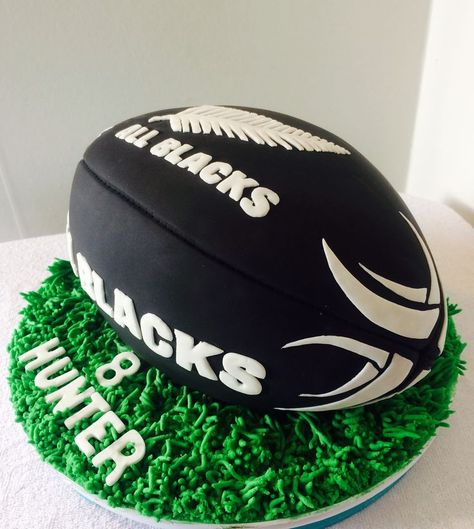 All blacks rugby ball cake All Black Rugby Theme Party Ideas, Rugby Themed Birthday Cakes, All Blacks Cake Rugby, Rugby Birthday Party Ideas, Rugby Party Ideas, Rugby Cake Ideas, Rugby Cupcakes, Rugby Ball Cake, Rugby Cake