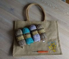 Jute Tas, Homemade Bags, Bag Hook, Diy Bags Purses, Handcrafted Bags, Jute Bags, Crochet Home, Crochet Handbags, Square Bag