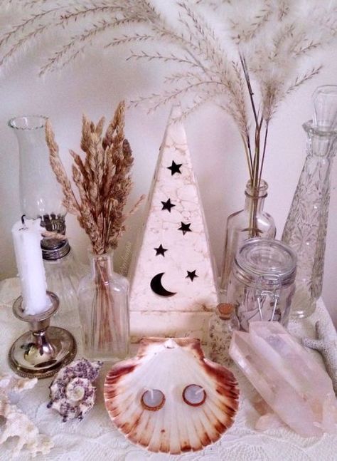 Spiritual Altar, Witchcraft Altar, Witch Room, Wiccan Decor, Pastel Color Schemes, Witches Altar, Wiccan Altar, Deco Nature, Pagan Altar