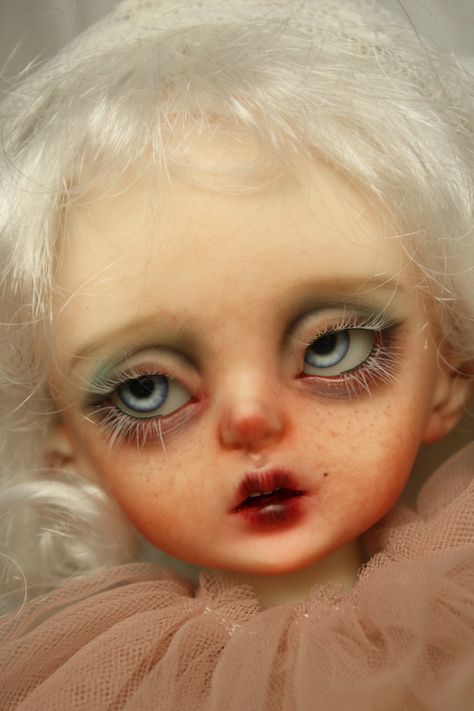 Personal Project Ideas, Big Eyes Artist, Scary Dolls, Doll Makeup, Silly Girls, Lowbrow Art, Doll Painting, Doll Repaint, Doll Eyes