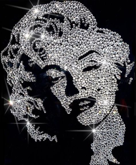 Celeb-Inspired Christmas Magic: Styling Your Space with Festive Decor Elegance Unique 3d Art, Bling Decor, Simple Wall Paintings, Marilyn Monroe Portrait, Glamorous Decor, Room Vanity, Marilyn Monroe Art, Dining Room Study, Canvas Painting Tutorials