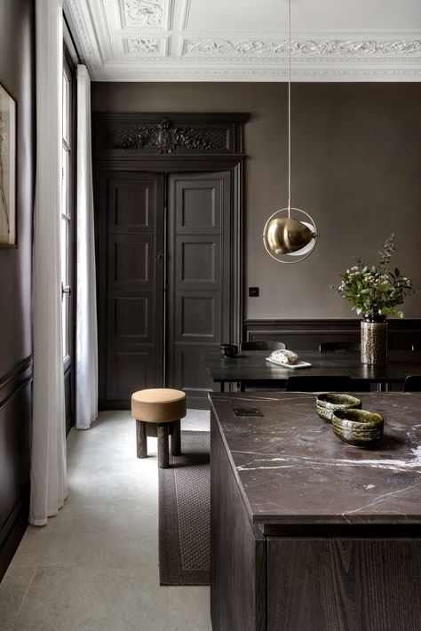 Meet the Black Tie Kitchen: A Dark and Moody New Kitchen in a Historic Paris Apartment Interior Minimal, Moody Decor, Black Rooms, Brown Rooms, Paris Apartments, Apartment Kitchen, Black Kitchens, Kitchen Styling, Kitchen Inspirations