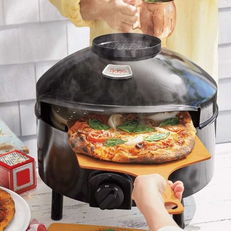 Pizza Cooker, Assiette Design, Pizza Roll, Outdoor Pizza Oven, Pizza Oven Outdoor, Gadgets Kitchen Cooking, Outdoor Pizza, Cooking Gadgets, Pizza Party