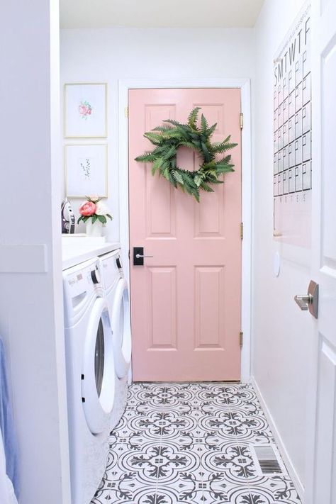 How To Make Your Laundry Room Your Happy Place Simple Laundry, Pink Laundry Rooms, Pintu Interior, Laundry Room Tile, Painted Interior Doors, Farmhouse Laundry Room, Laundry Room Inspiration, Cute Dorm Rooms, Laundry Decor