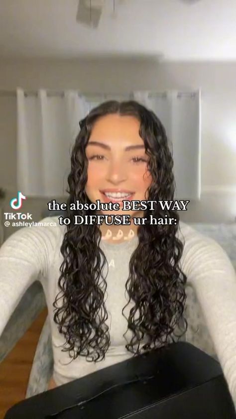 Tousled Waves Tutorial: Textured and Lived-In Hairstyles for Relaxed Chic Tutorial For Curly Hair, Curly Hair Diffuser, Diffuser Hair, Curly Hair Advice, Wavy Hair Tips, Straightening Curly Hair, Wavy Hair Care, Waves Tutorial, Relaxed Chic