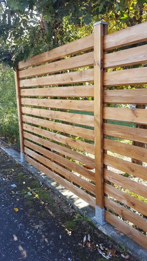 #gardenideas #gardeningforbeginners #gardening #gardentips Vertical Privacy Fence, Horizontal Wood Fence, Screen In Porch, Gazebo Ideas Backyard, Diy Backyard Fence, Wood Aesthetic, Diy Outdoor Seating, Wood Fence Design, Gazebo Ideas