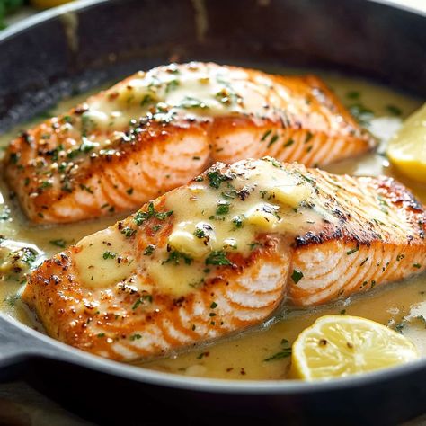 Cast Iron Salmon Recipes, Skillet Salmon Recipes, Dijon Salmon Recipes, Stovetop Salmon, Dinner Iseas, Baked Salmon Recipes Oven, Glaze For Salmon, Salmon Marinade Recipes, Lugares Aesthetic