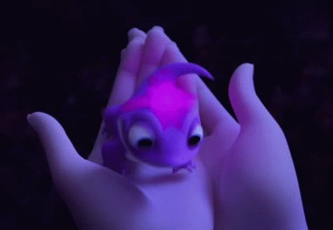 Bruni Fire Spirit GIF - Bruni FireSpirit Salamander - Discover & Share GIFs Frozen Gif, Fire Spirit, Hug Gif, Disney Gif, Mlp Equestria Girls, Red Moon, Phone Wallpaper Images, Frozen 2, Equestria Girls