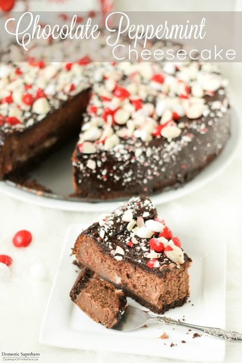 Chocolate Peppermint Cheese with Chocolate Ganache Peppermint Cheesecake Recipes, Cheesecake With Chocolate Ganache, Chocolate Peppermint Cheesecake, Holiday Cheesecake, Cheesecake With Chocolate, Cake With Chocolate Ganache, Peppermint Cheesecake, Yummy Cheesecake, Chocolate Raspberry Cheesecake