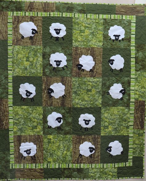 Sheep Quilt Pattern PDF Digital Download Pattern to Make This - Etsy Ireland Sheep Quilt, Sewing Shed, Appliqué Quilts, Crochet Sheep, Applique Quilt, Scrap Quilt Patterns, Animal Quilts, Pdf Quilt Pattern, Patchwork Quilt Patterns