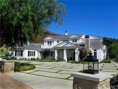 Kylie Jenner New House, Kendall Jenner House, Inside Celebrity Homes, Khloe Kardashian House, Kylie Jenner House, Kylie Jenner News, Kardashian Home, Jenner House, Italy House