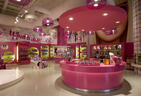 Barbie Store Barcelona ..wish I would have went here when I was in Barcelona! Coquette Stores, Barbie Store, 17th Century House, Health Care System, Neon Bedroom, Concept Models Architecture, Barbie Room, The Last Meal, Elegant Bedroom