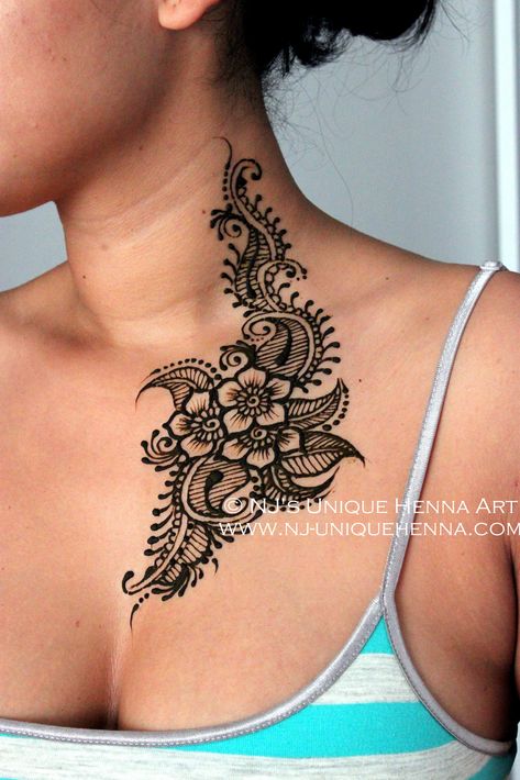 Kenia's henna body art from neck to chest 2013 © NJ's Unique Henna Art | Flickr Henna Neck, Henna Chest, Shoulder Henna, Back Henna, Tattoo Sonne, Tattoo Hip, Unique Henna, Henna Style Tattoos, Jagua Henna