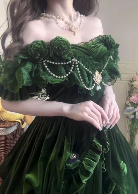 Princess Dress 1800, Princess Aesthetic Green, Green Royalty Aesthetic, Gown Aesthetic, Old Fashion Dresses, Royal Dresses, Dress Design Sketches, Prom Dress Inspiration, Pretty Prom Dresses