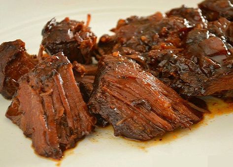 Bbq Chuck Roast, Crock Pot Barbecue, Chuck Roast Crock Pot Recipes, Crock Pot Bbq, English Roast, Chuck Roast Recipes, Pot Roast Crock Pot Recipes, Bbq Roast, Barbecue Sandwiches